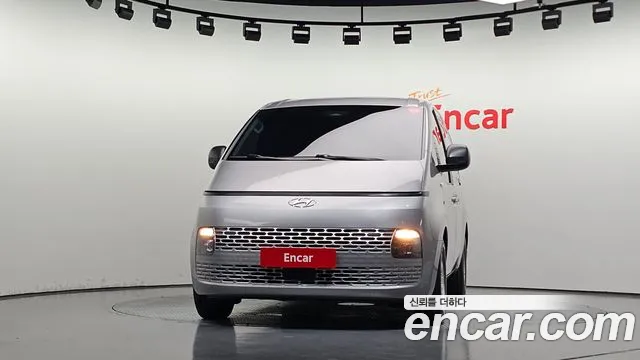 Hyundai Staria 2022 thumb 3