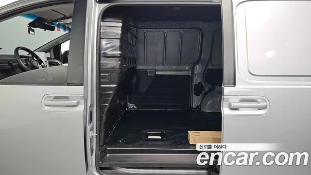 Hyundai Staria 2022 thumb 11