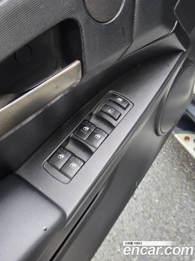 KG_Mobility_Ssangyong KORANDO 2013 thumb 9