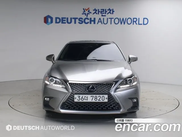 Lexus CT200h 2019 thumb 3