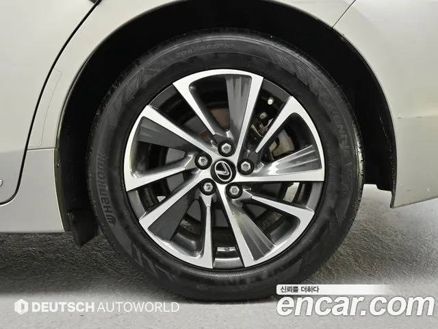 Lexus CT200h 2019 thumb 5