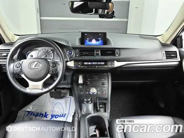 Lexus CT200h 2019 thumb 7