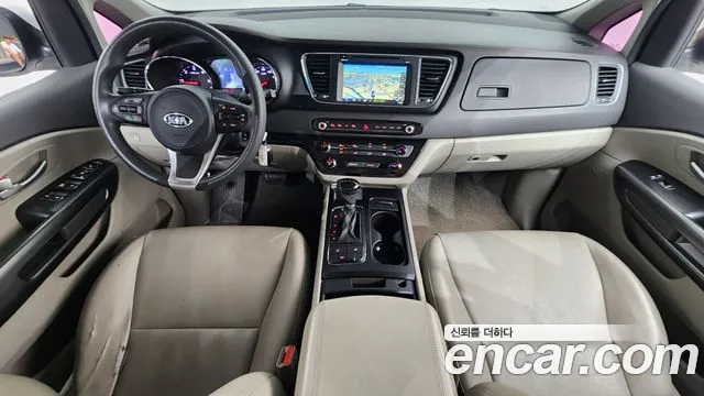 Kia Carnival 2015 thumb 7