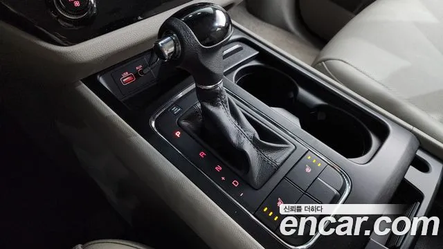 Kia Carnival 2015 thumb 9