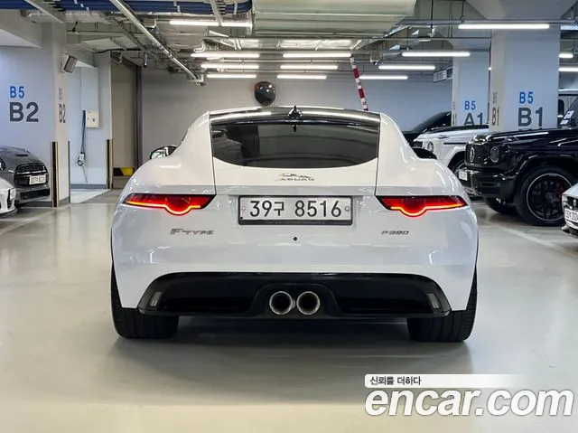Jaguar F-Type 2018 thumb 6