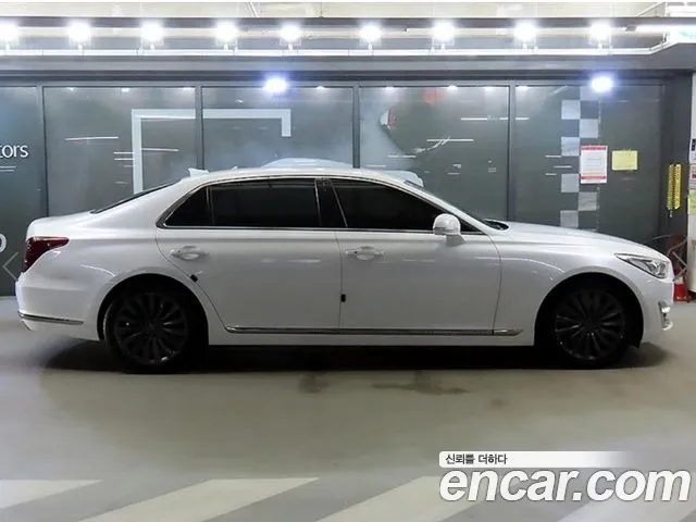 Genesis G90 2016 thumb 3