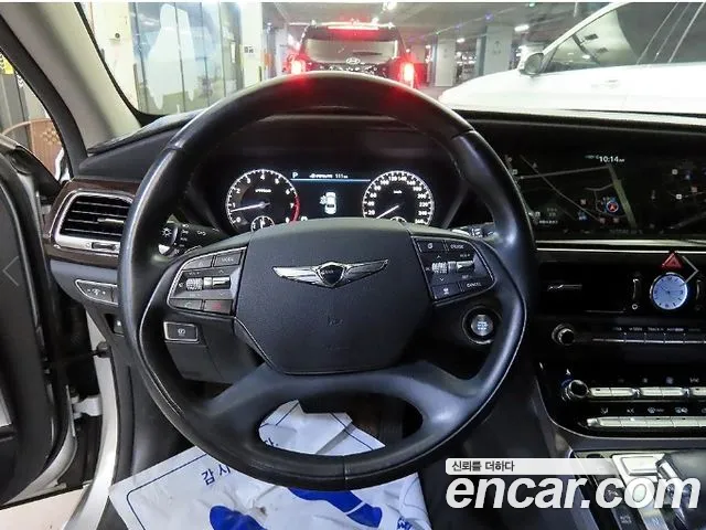 Genesis G90 2016 thumb 8