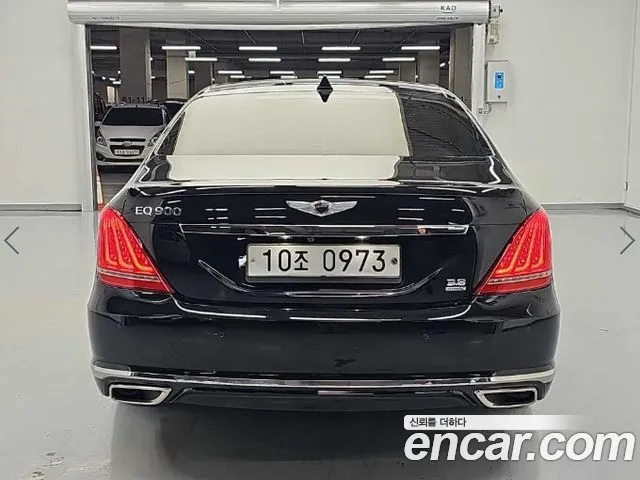 Genesis G90 2016 thumb 3
