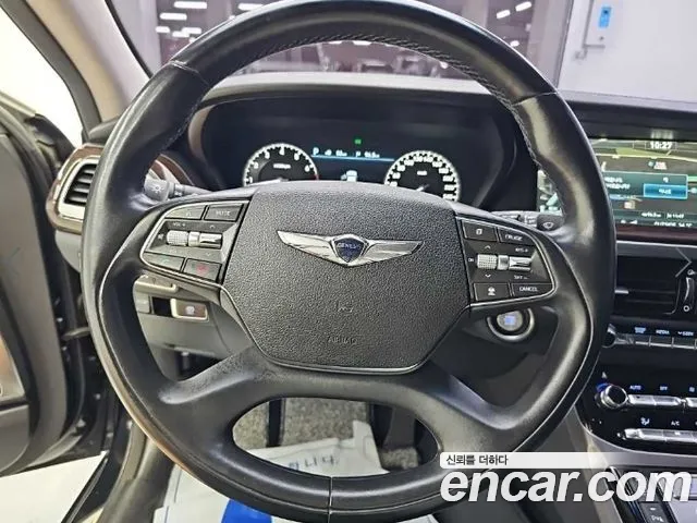 Genesis G90 2016 thumb 8