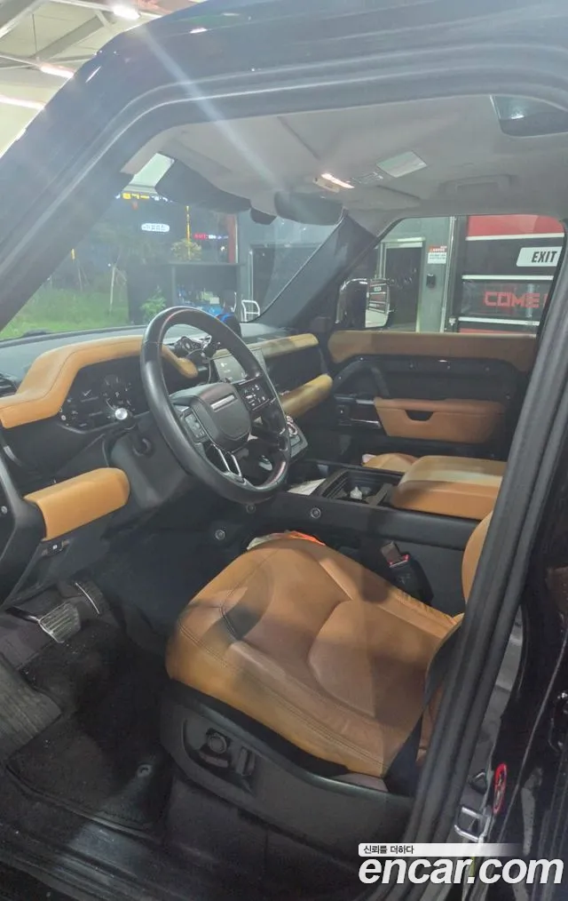 Land Rover Defender 2022 thumb 7