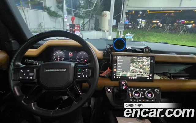 Land Rover Defender 2022 thumb 8