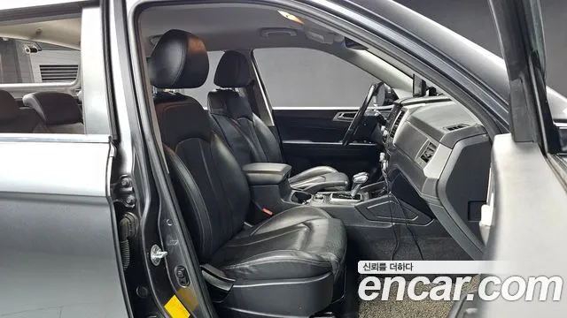 KG_Mobility_Ssangyong Rexton 2019 thumb 11