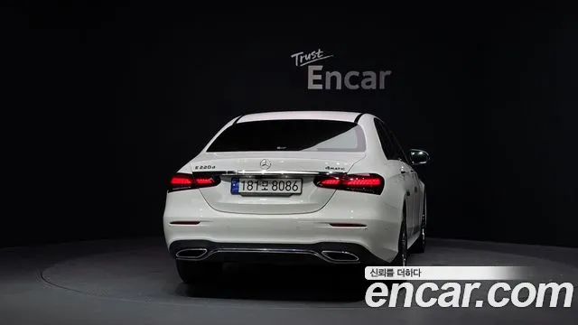 Mercedes-Benz E-Класс 2023 thumb 4