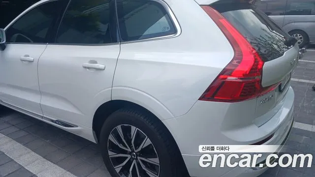 Volvo XC60 2023 thumb 4