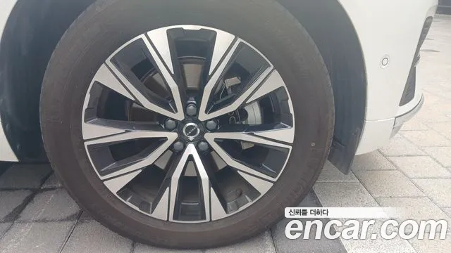 Volvo XC60 2023 thumb 5
