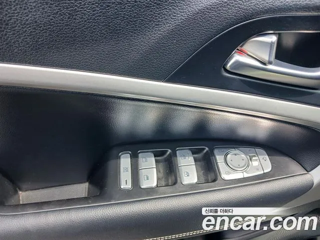 Genesis G70 2018 thumb 10