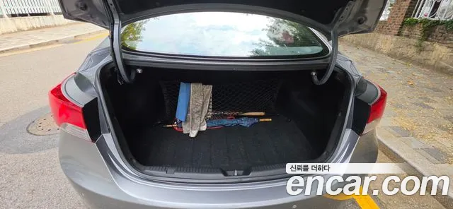 Hyundai Avante 2012 thumb 4