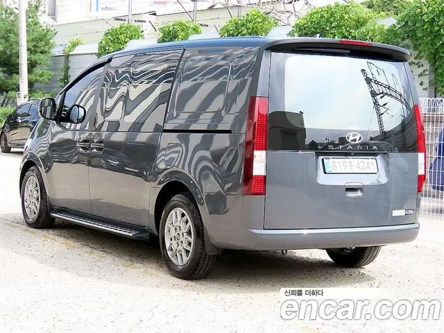 Hyundai Staria 2025 thumb 3
