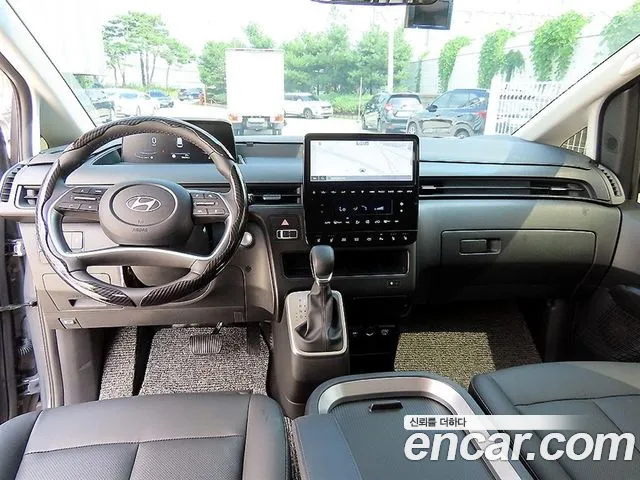Hyundai Staria 2025 thumb 7