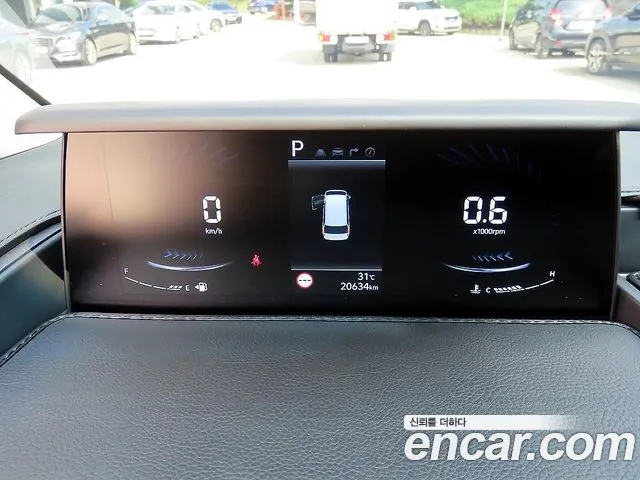 Hyundai Staria 2025 thumb 9