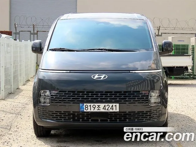 Hyundai Staria 2025 thumb 11