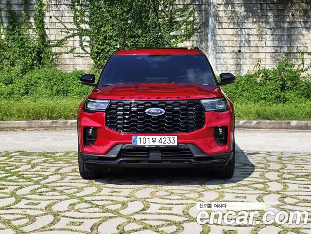 Ford Explorer 2025 thumb 4