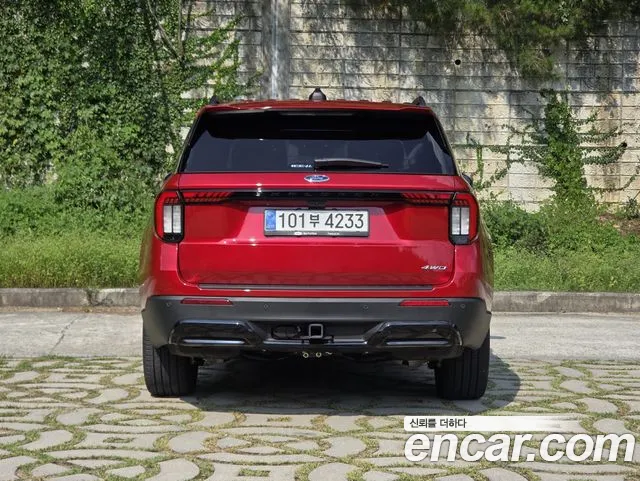 Ford Explorer 2025 thumb 5