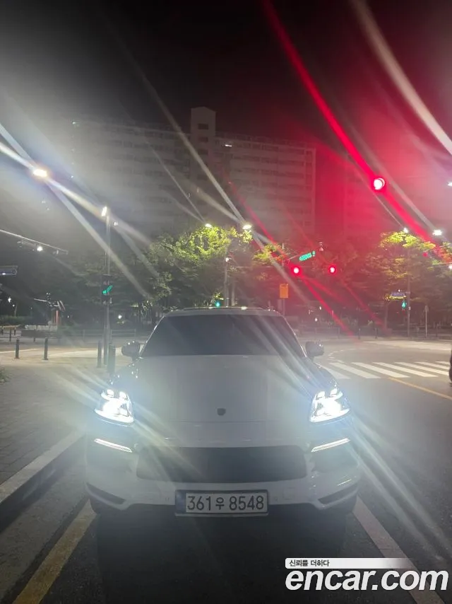 Porsche Cayenne 2021 thumb 3