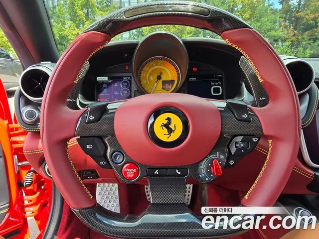 Ferrari GTC4 Lusso 2017 thumb 12