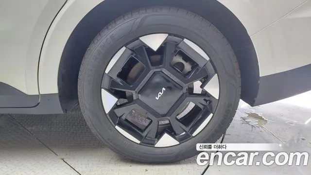 Kia Carnival 2024 thumb 5