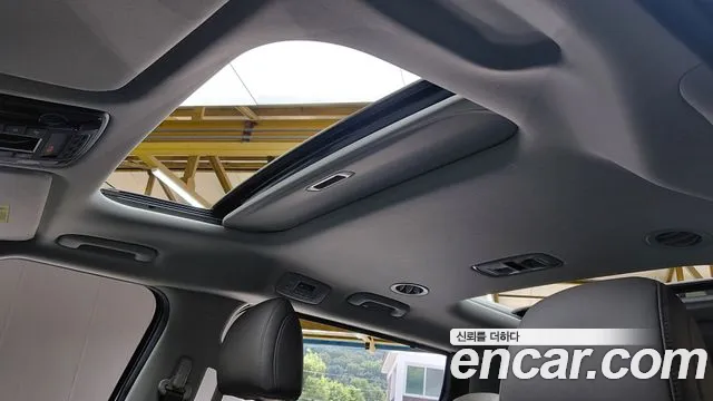 Kia Carnival 2024 thumb 12