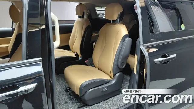 Kia Carnival 2021 thumb 11