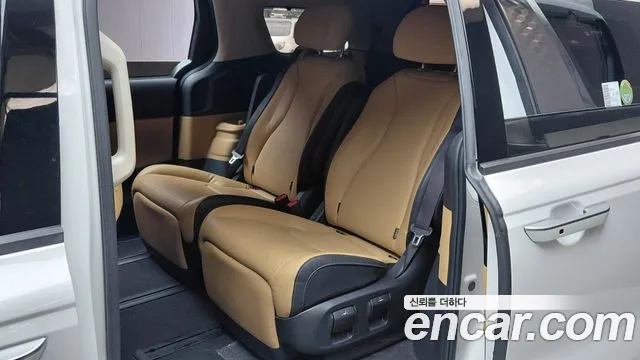 Kia Carnival 2021 thumb 11