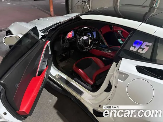 Chevrolet Corvette 2018 thumb 2