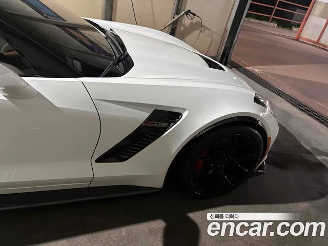 Chevrolet Corvette 2018 thumb 6