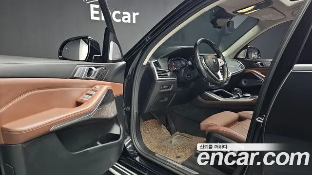 BMW X7 2021 thumb 10
