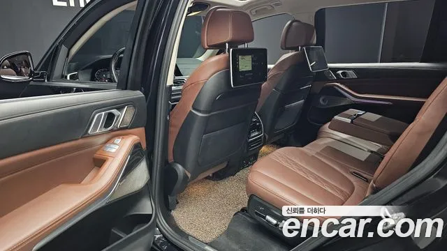 BMW X7 2021 thumb 12