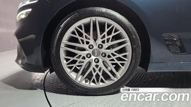 Genesis G70 2021 thumb 5