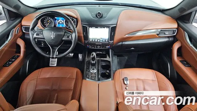 Maserati Levante 2017 thumb 7