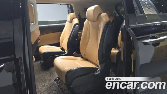 Kia Carnival 2022 thumb 11