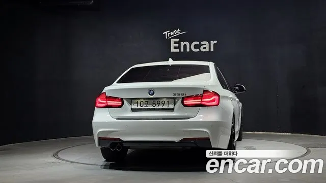 BMW 3 серии 2018 thumb 4