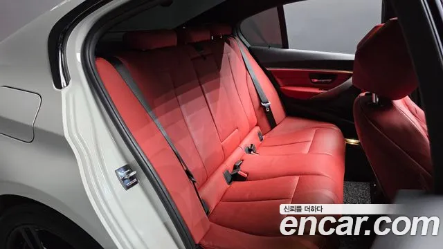 BMW 3 серии 2018 thumb 11