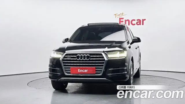 Audi Q7 2019 thumb 3