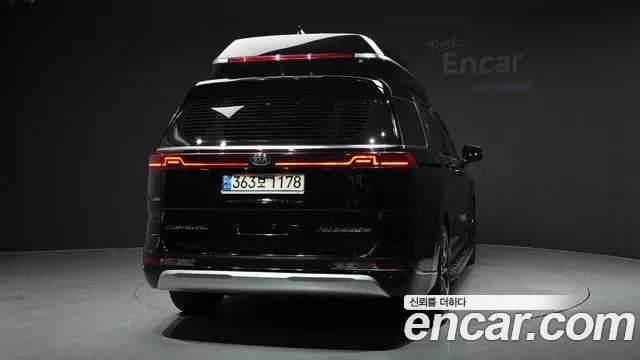 Kia Carnival 2021 thumb 4