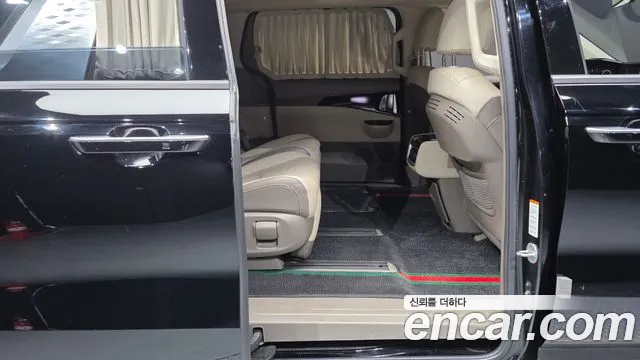 Kia Carnival 2021 thumb 11