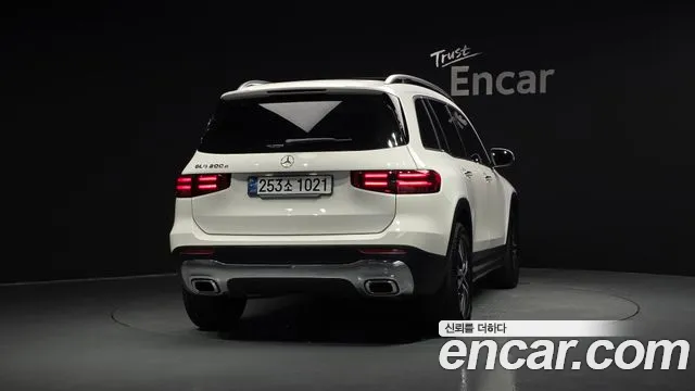 Mercedes-Benz GLB 2024 thumb 3
