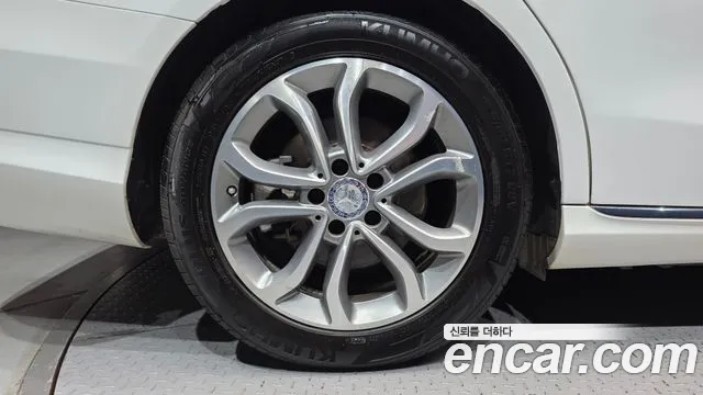 Mercedes-Benz C-Класс 2015 thumb 5