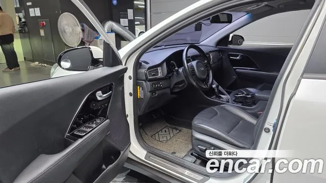 Kia Niro 2018 thumb 10