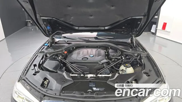 BMW 5 серии 2017 thumb 6