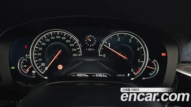 BMW 5 серии 2017 thumb 8
